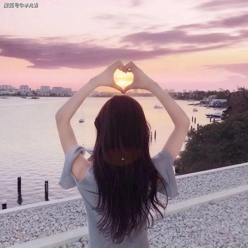 娱乐吃瓜酱背影头像