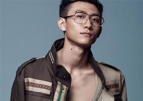 张一山娱乐吃瓜,揭秘明星幕后趣事